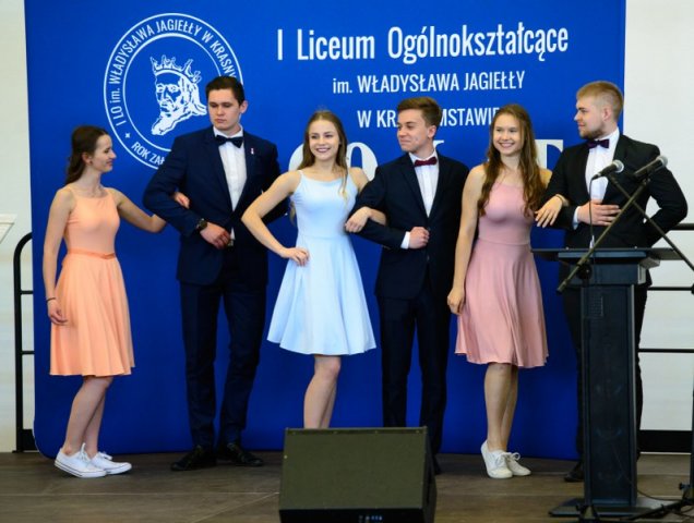 Jubileusz 100-lecia Szkoły - „Wspomnień czar” - część artystyczna podczas uroczystych obchodów Jubileuszu Szkoły